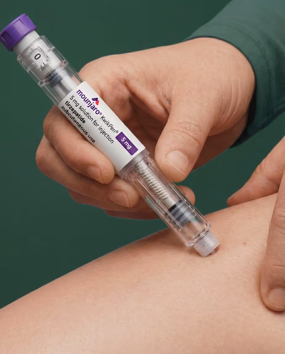 Mounjaro (tirzepatide) KwikPen being used