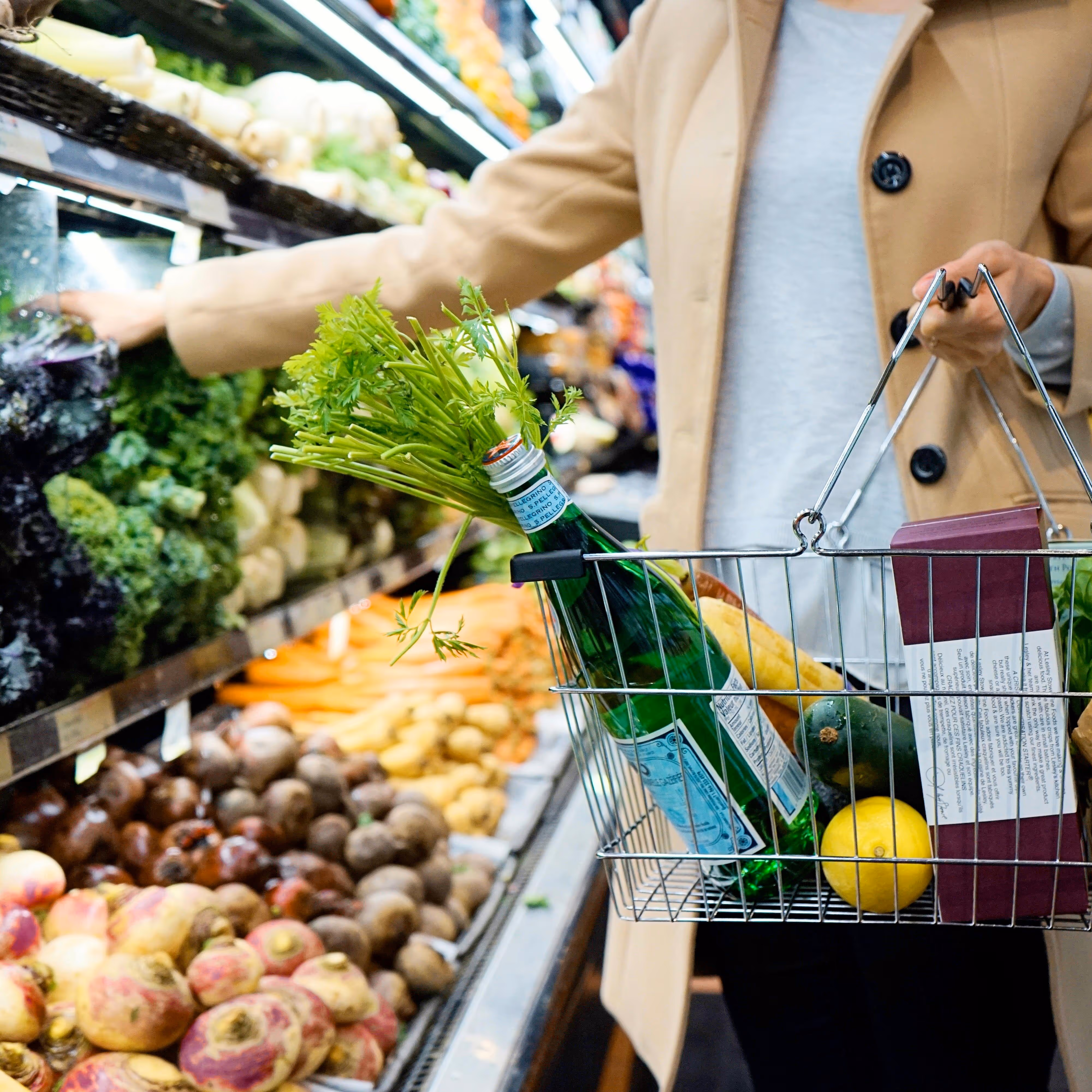 Preparing a balanced, nutritious meal as part of a coaching plan